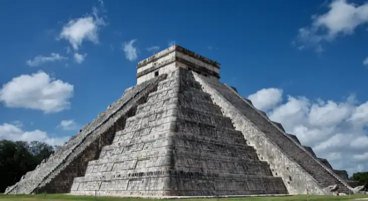mayan southern american pyramid